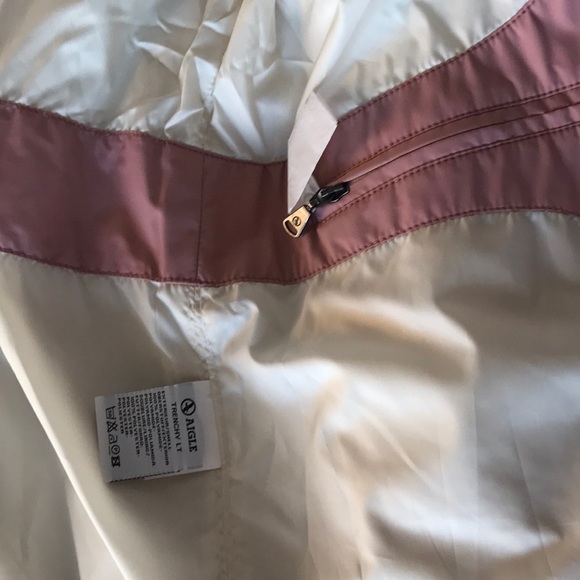 Aigle trench coat. - Picture 7 of 9